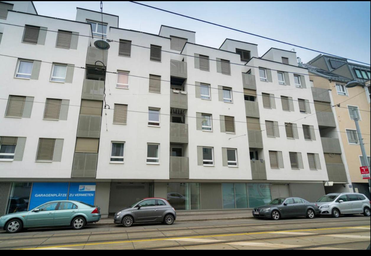Cozy Two-Room Apartment Near Vic Viena Exterior foto